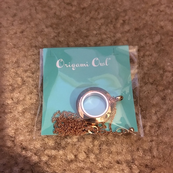 origami owl Jewelry - Origami owl rose gold mini locket